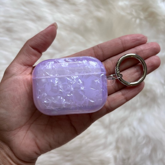 AirPods Pro case - Picture 2 of 5